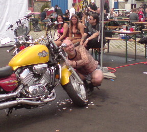 sexy-bikewash